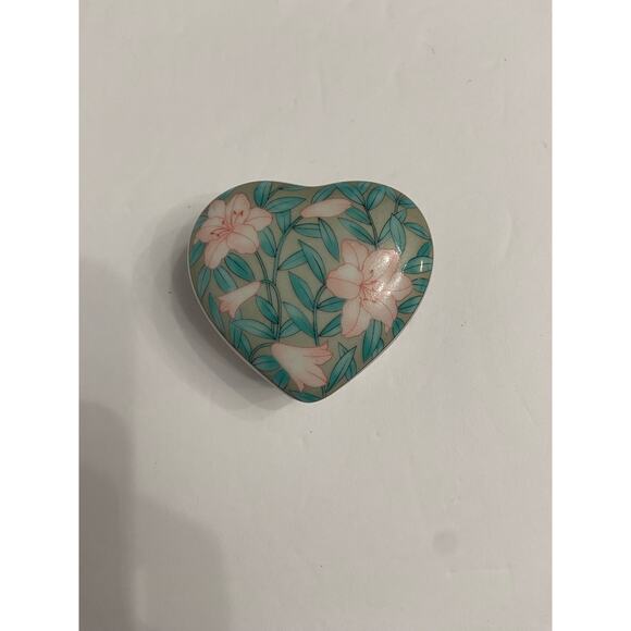 Lovely Small Heart Shaped Otagiri Serenade Flowered Porcelain Trinket box dish - Picture 1 of 9